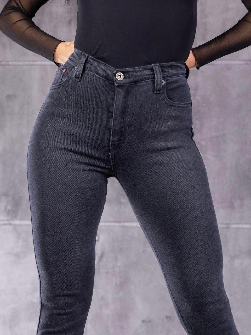 Tamno sive push up farmerke 649