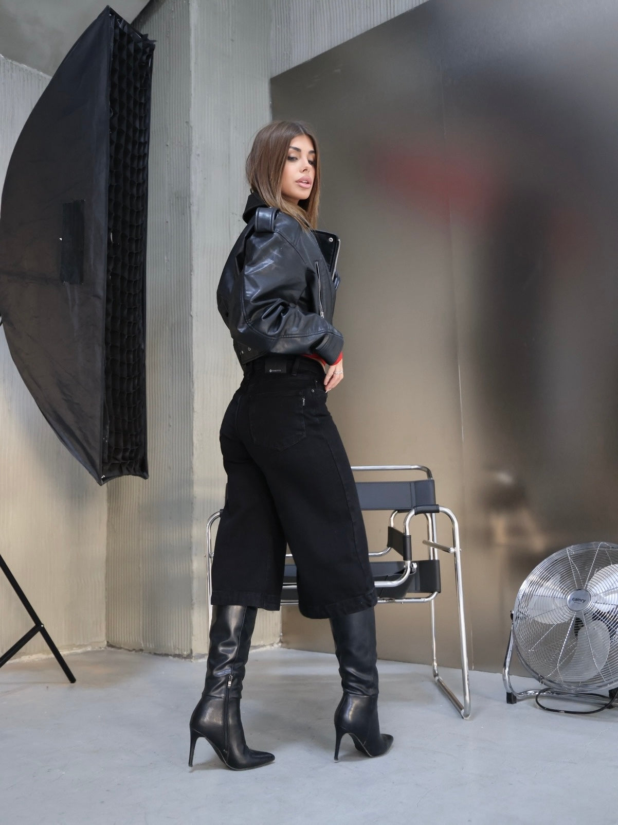 Crne atelier trend 444